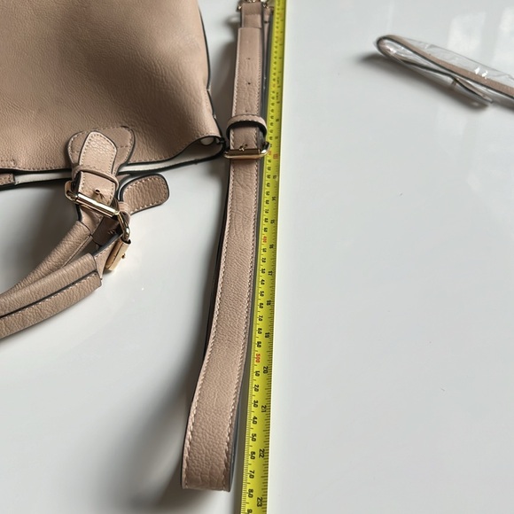 Bag in a bag removable strap, Vegan leather - Picture 8 of 10